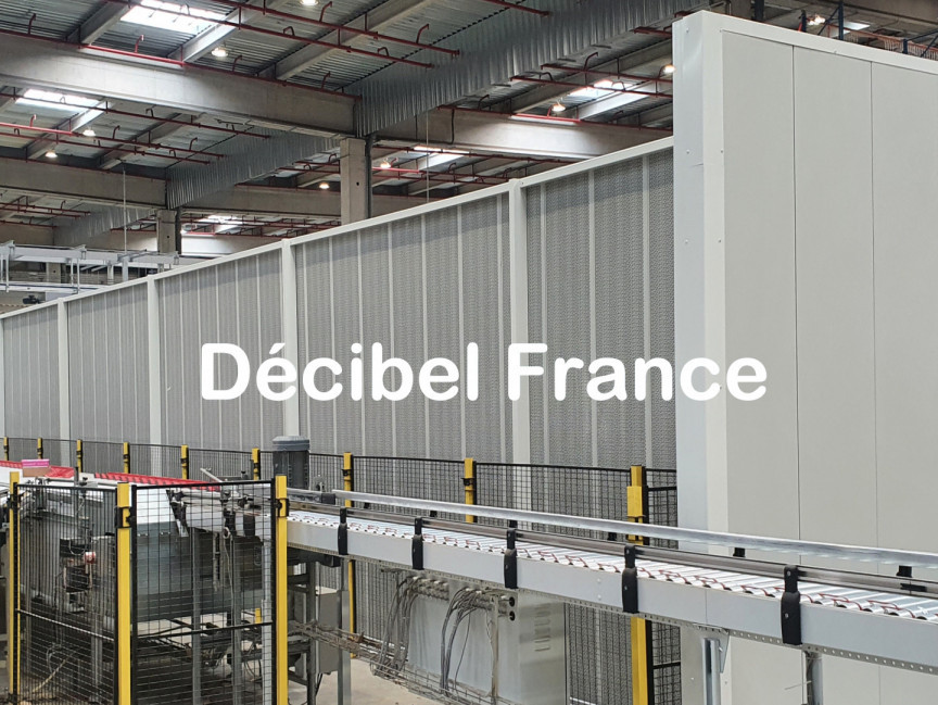 Ecran acoustique pour la protection des travailleurs dans un entrepôt logistique